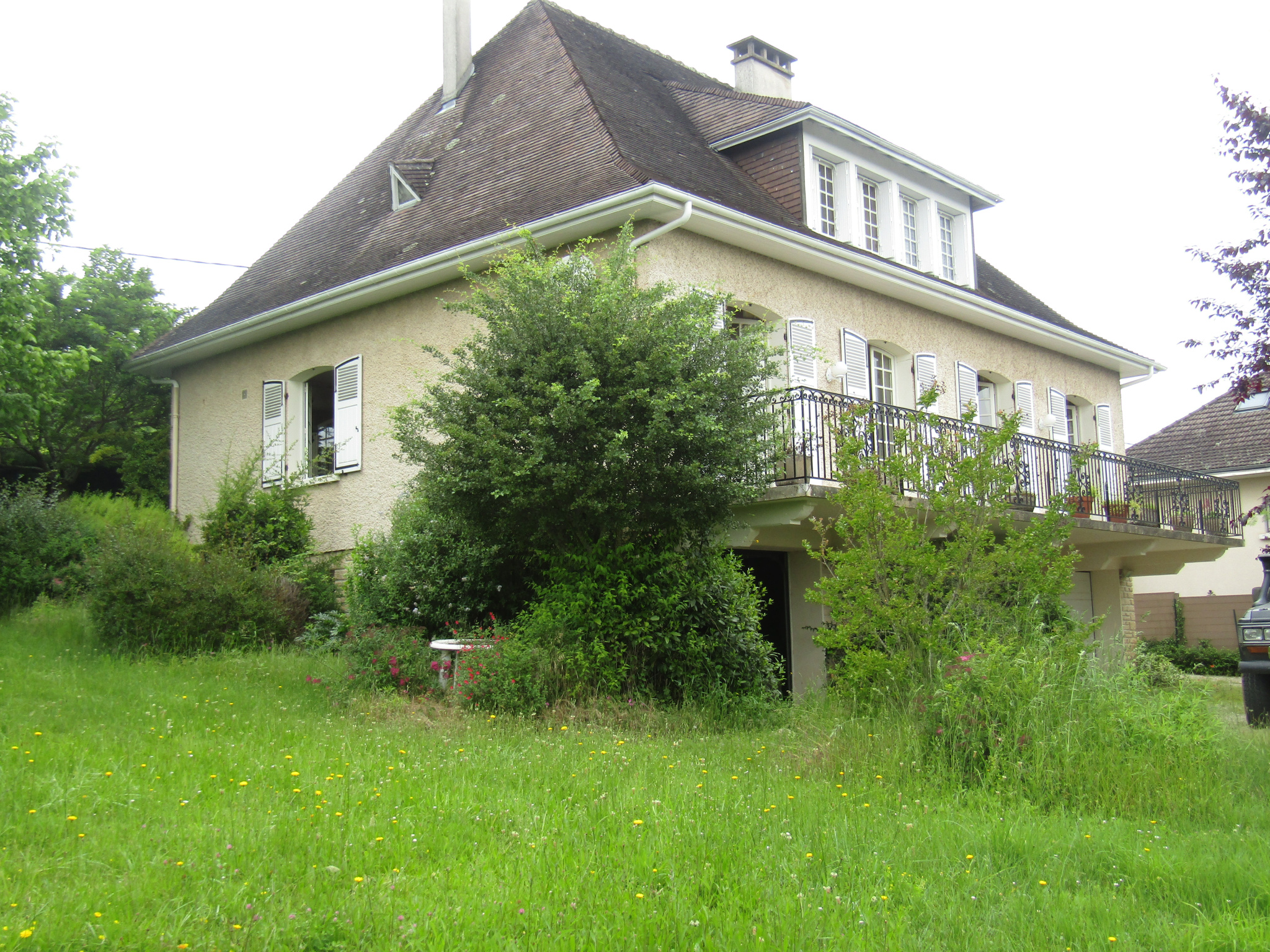 vente Maison des années 70 sur les hauteurs d'objet avec 1200m2 de terrain