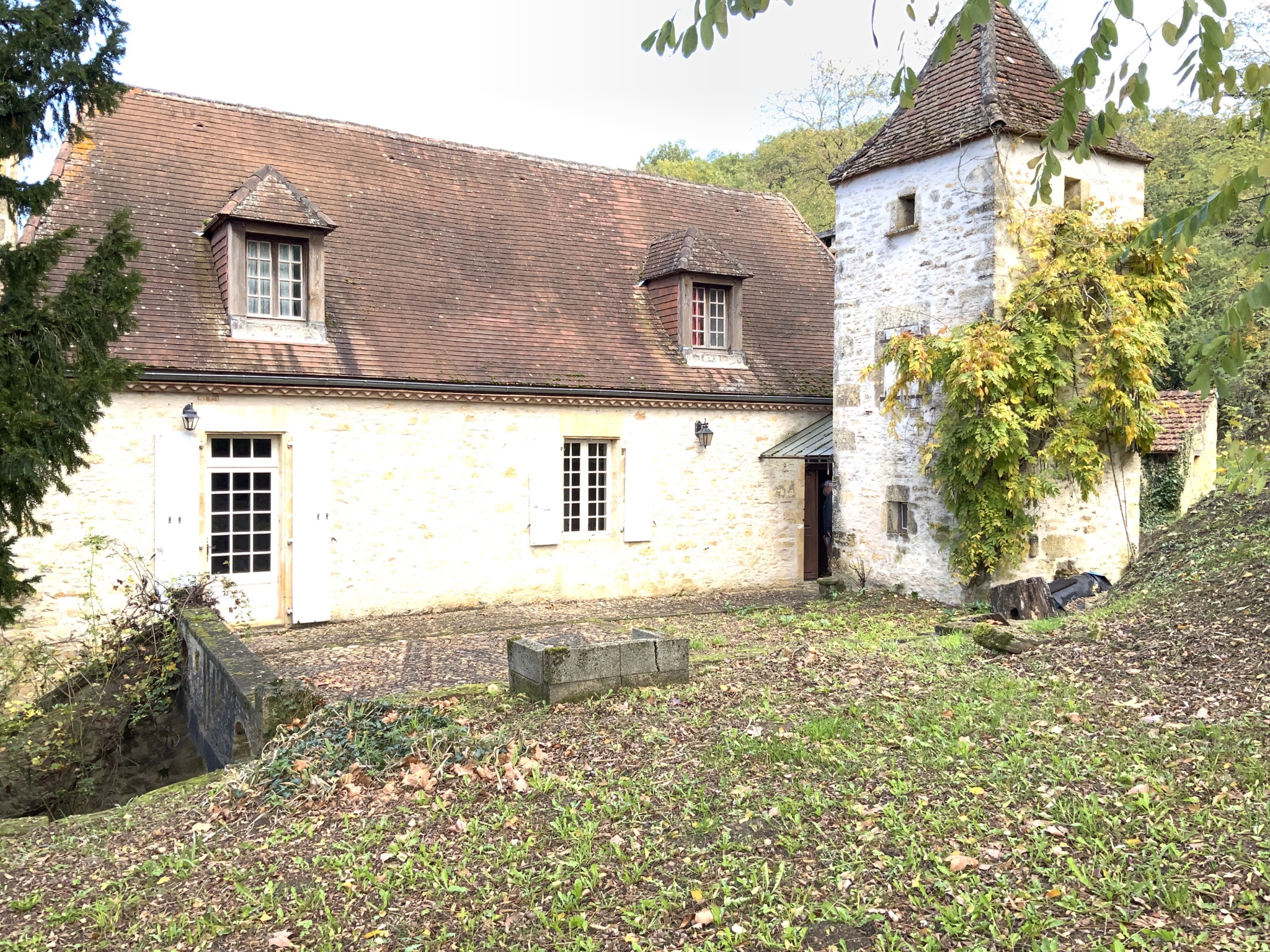 vente Maison en pierres T6 pièces à SaintJulienDeLampon avec vue